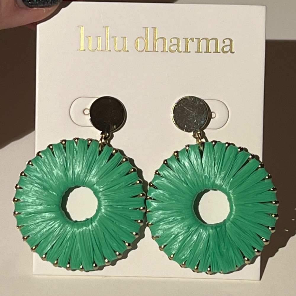 Lulu Dharma gold/ green circle earrings NWOT